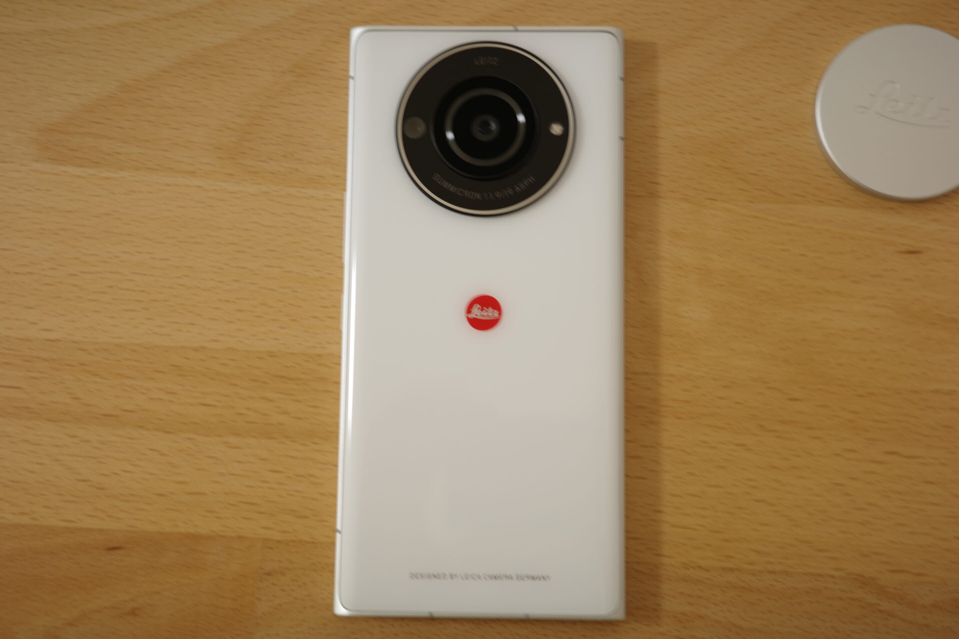 Leitz Phone2を導入。カメラ機能はライカ感ありで大満足。スマホ